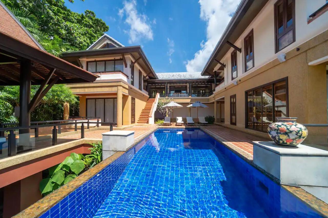 Seaview 5BR Pool Villa Apsara, Free Breakfast and Full Service, 5 min walk to Kata Beach - Chambres d'hôtes Kata