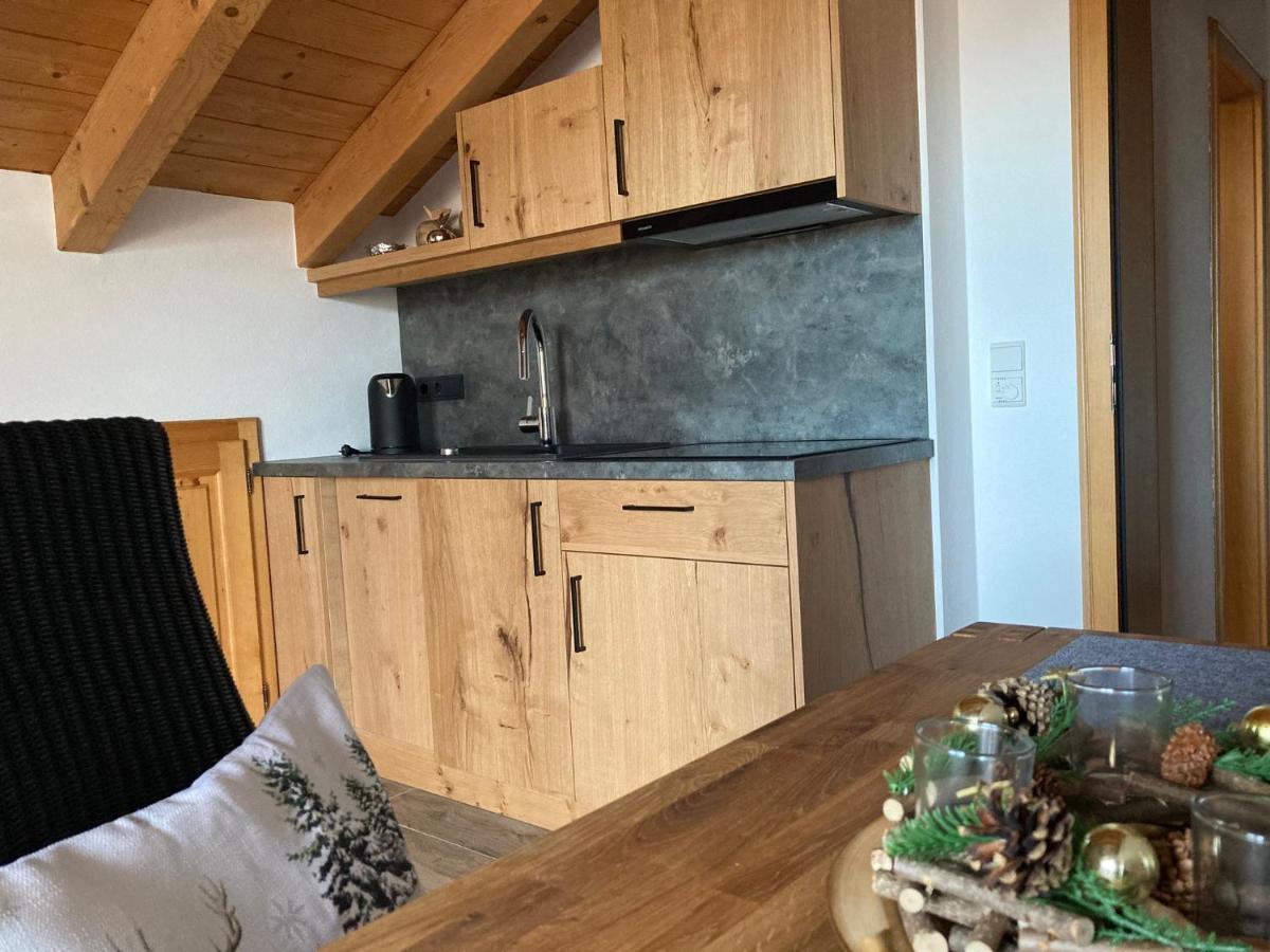 B&B Wallgau - Ferienwohnungen LARA Wohnung 3 - Bed and Breakfast Wallgau