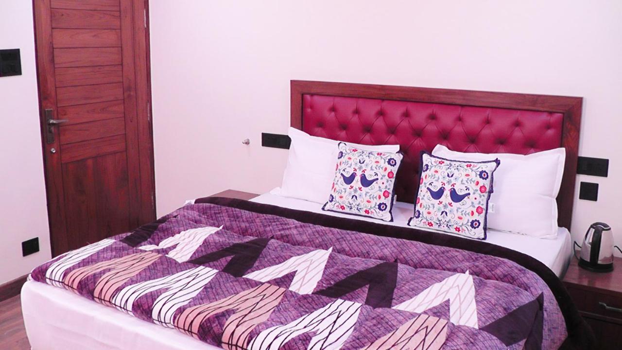 B&B Shimla - Hotel Jakhu Heights - Bed and Breakfast Shimla