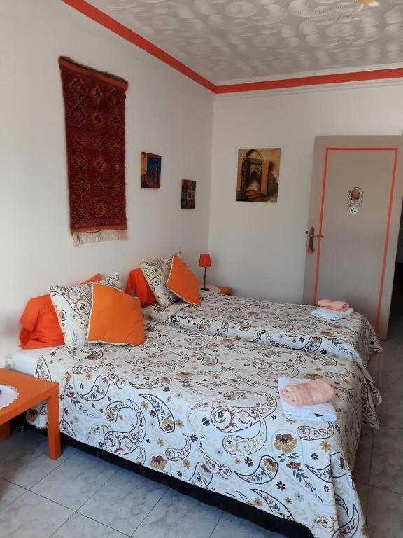Doppel-/Zweibettzimmer mit seitlichem Meerblick