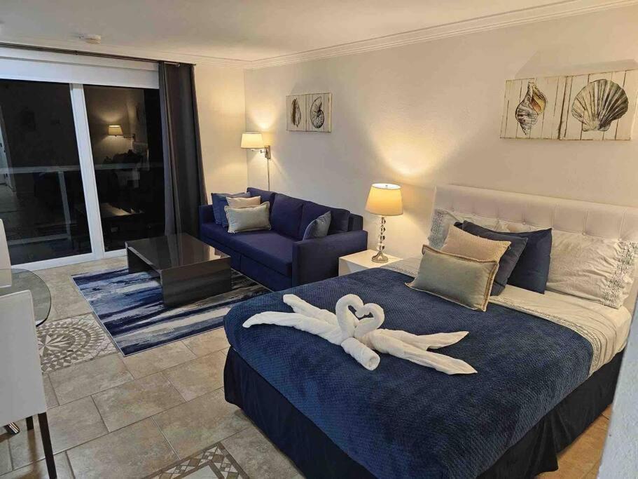Beachfront Apartment in Sunny Isles Beach! - B&B Sunny Isles Beach