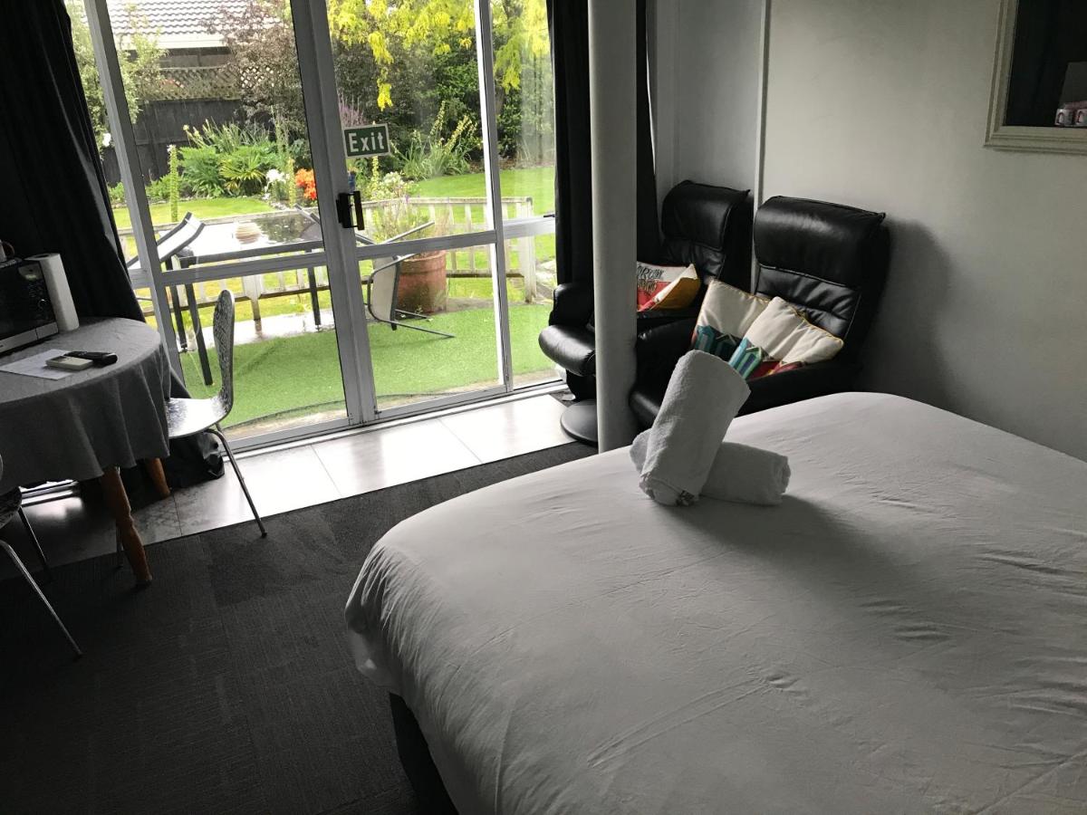 Kamer met Queensize Bed en Balkon