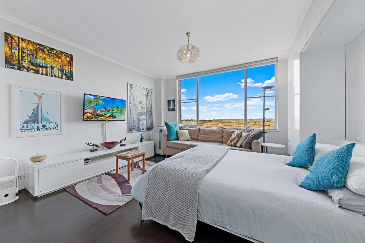 Centennial Park Light filled Modern Studio - B&B