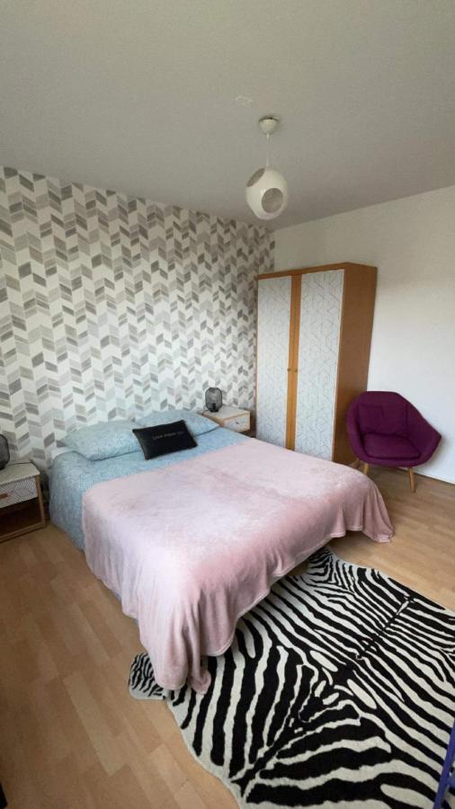 Armorino - Appartement Charmant 2 Chambres - Proximité de tout - B&B