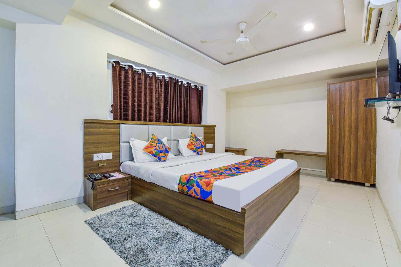 B&B Ahmedabad - FabExpress Radhe Residency - Bed and Breakfast Ahmedabad