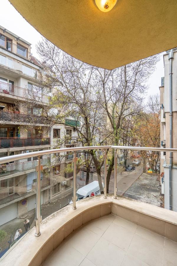 Premium comfy 2BDR Apt - Free Parking - Fast Wi-Fi - Bed and Breakfast Sofia