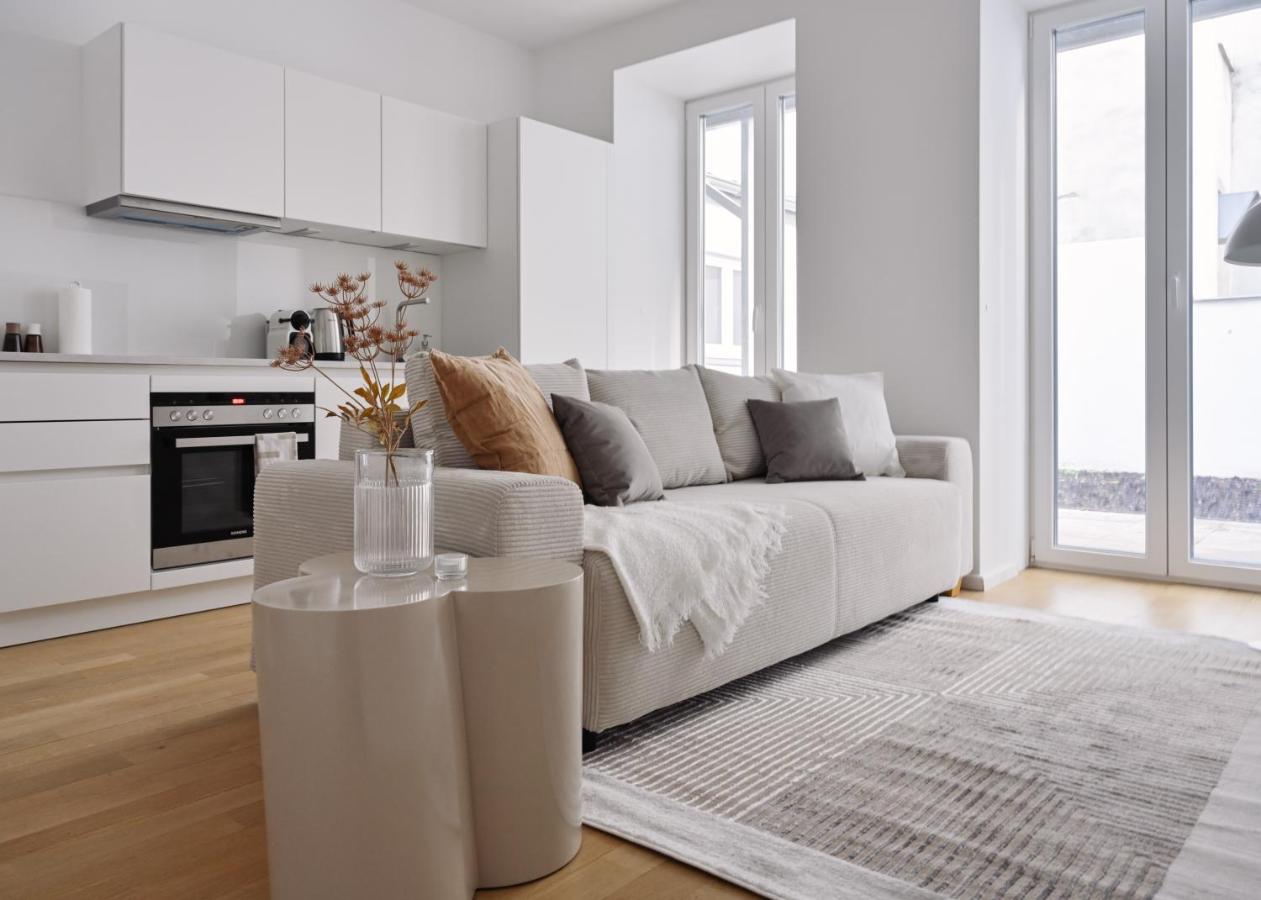 Stylish & Modern Apartment - Private Garden - Ferienwohnung Wien