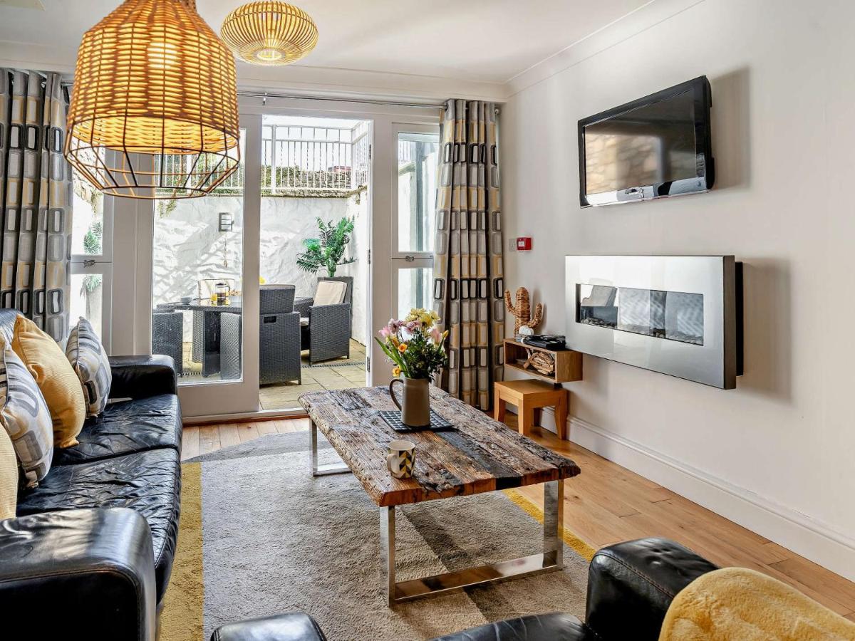 2 Bed in Tenby FB034 - B&B