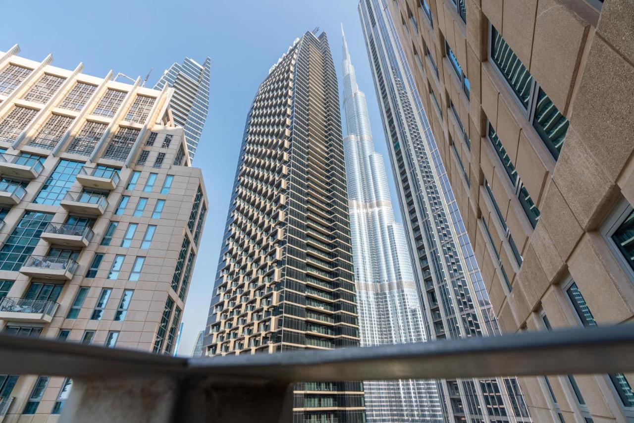 Burj Khalifa Views / 5 min walk from Dubai Mall / Dubai Opera / Upgraded / Designer Choice / 8 people / The Best Location - B&B