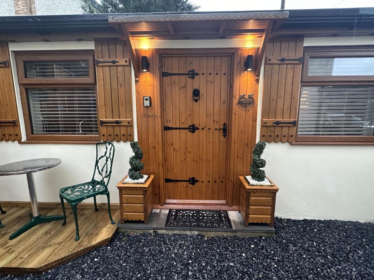 Picton Cottage Studio - A beautiful newly refurbished annexe with handmade features - B&B