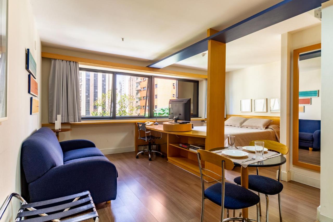 Studio Lit Queen-Size 