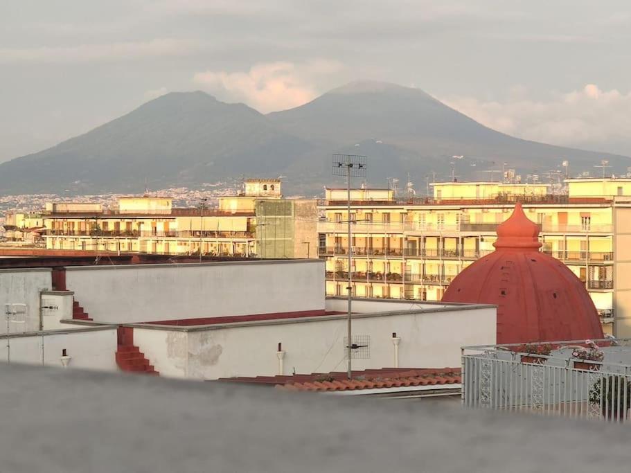 LidaHouse Terrace and Vesuvio view next Museum By HouseinNaples - Chambres d'hôtes Naples