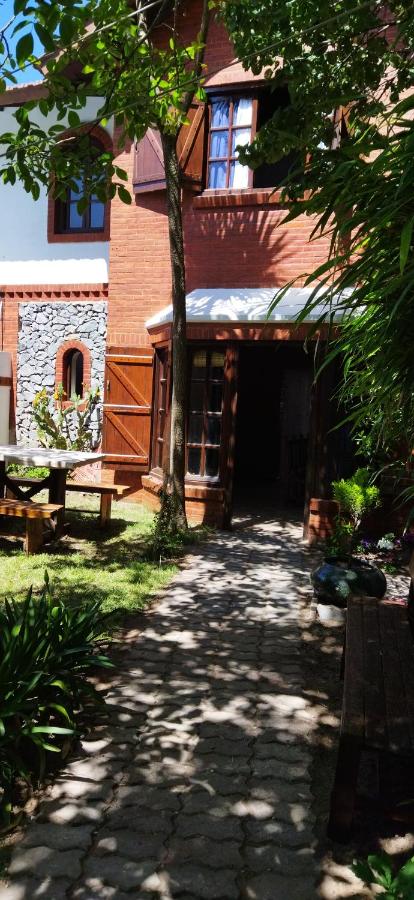 "Cerquita del Mar" Casa para 9 personas zona centro Villa Gesell - Ferienwohnung Villa Gesell