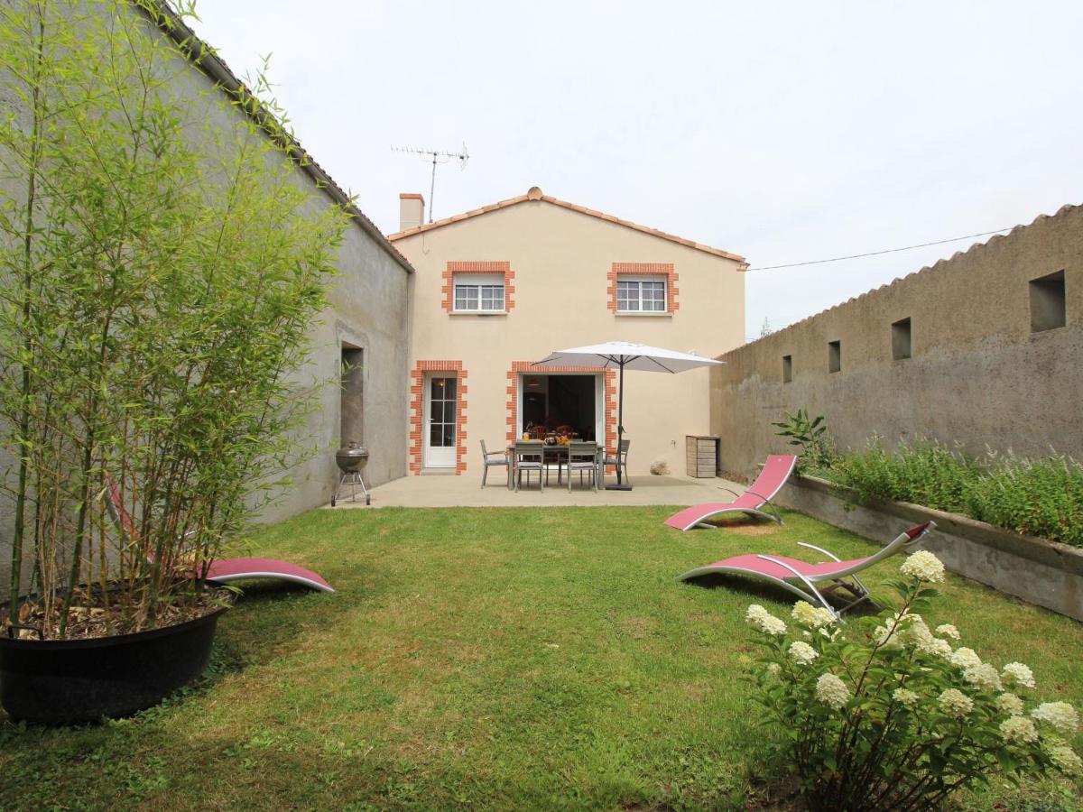Gîte familial au calme avec terrasse, proche Puy du Fou et plages vendéennes. - FR-1-622-41 - B&B