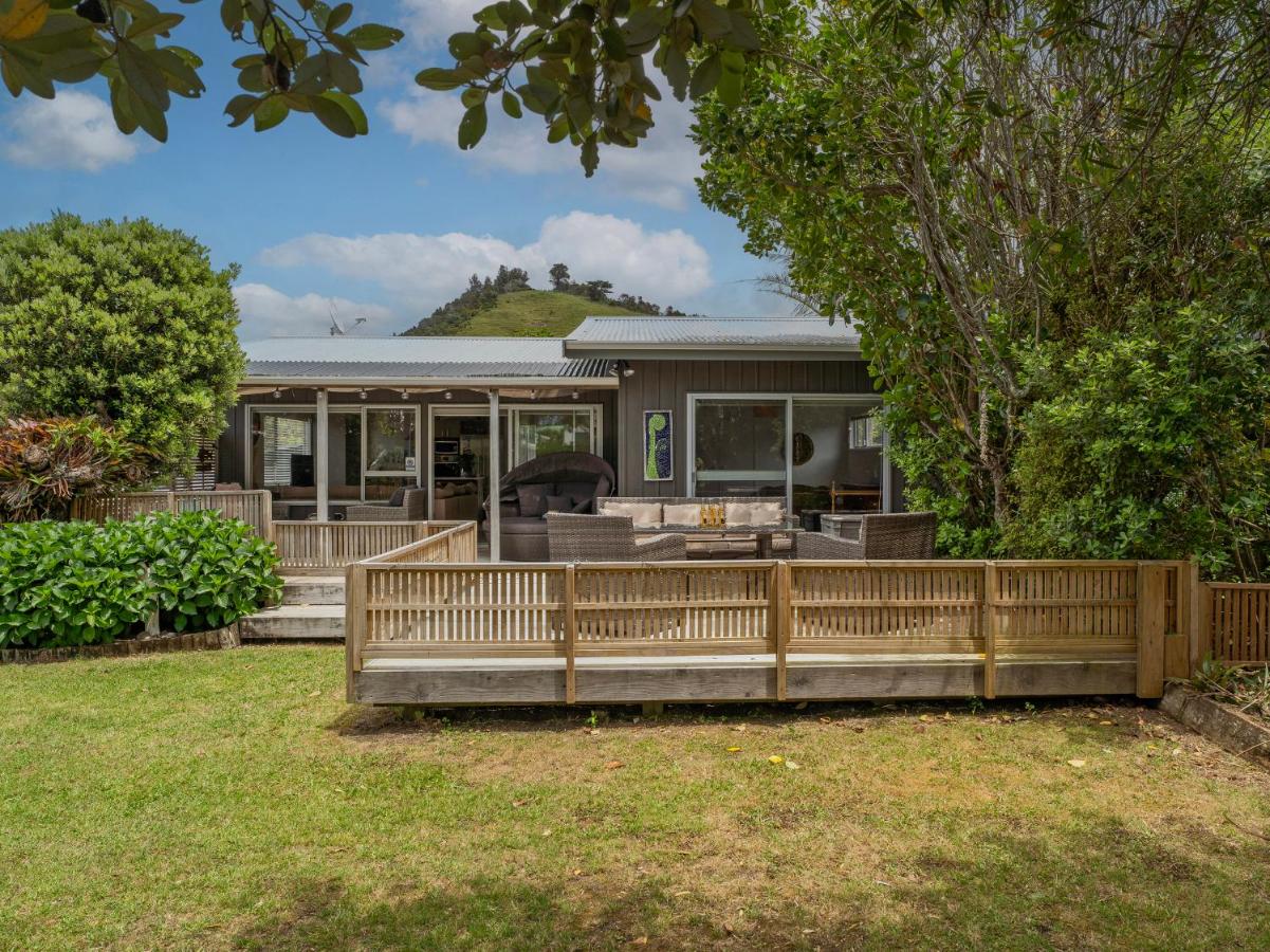 Kon Tiki Retreat - Whiritoa Beach Holiday Home - Chambres d'hôtes Uruti