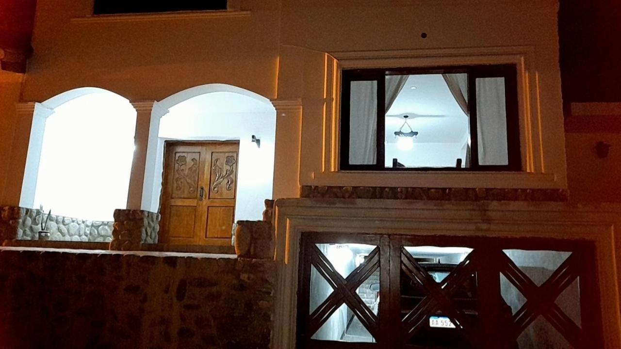 HOSPEDAJE LUPE 2Dorm - B&B Cachi