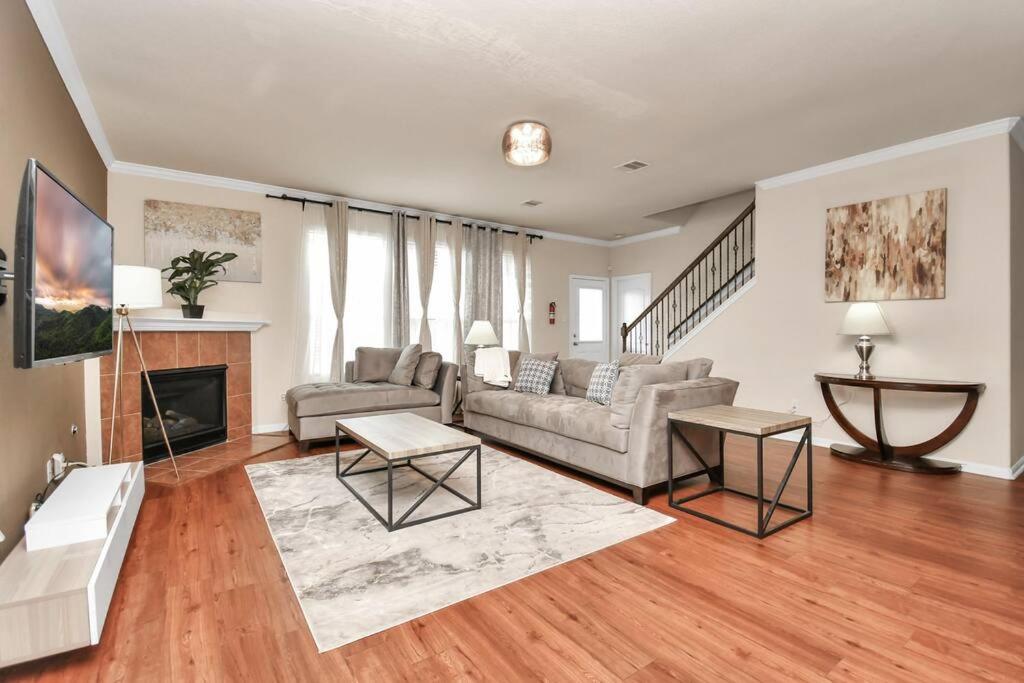 Family Friendly 4Bdroom With Backyard - B&B Houston
