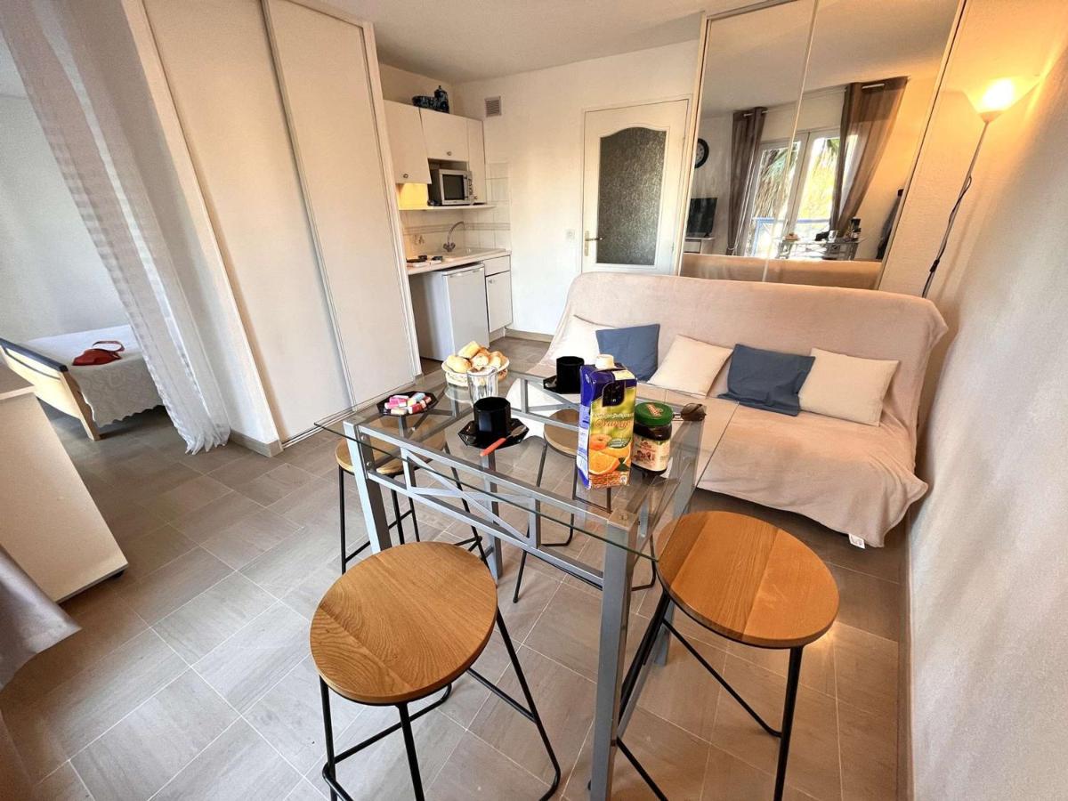Studio Cabine à Port Fréjus, Plage et Commerces à Pied, Connexion Internet, Ménage Inclus - FR-1-226A-168 - B&B