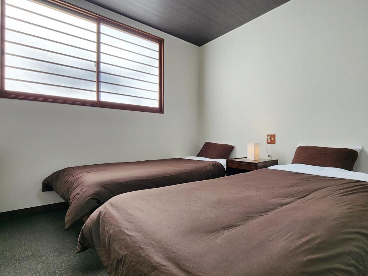 Twin Room with Shared Bathroom - Non-Smoking