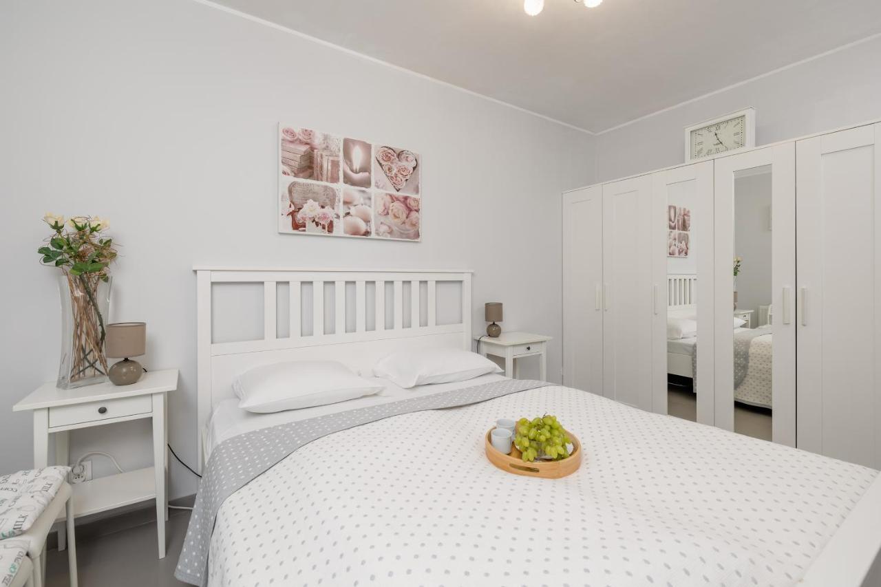 One-Bedroom Apartment with Garden
