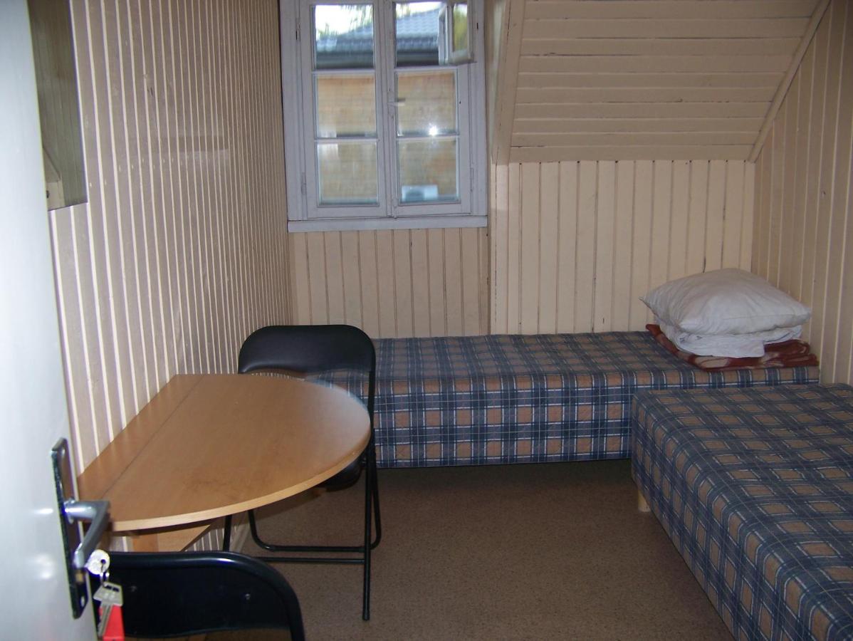 Chambre Lits Jumeaux Économique avec Salle de Bains Commune