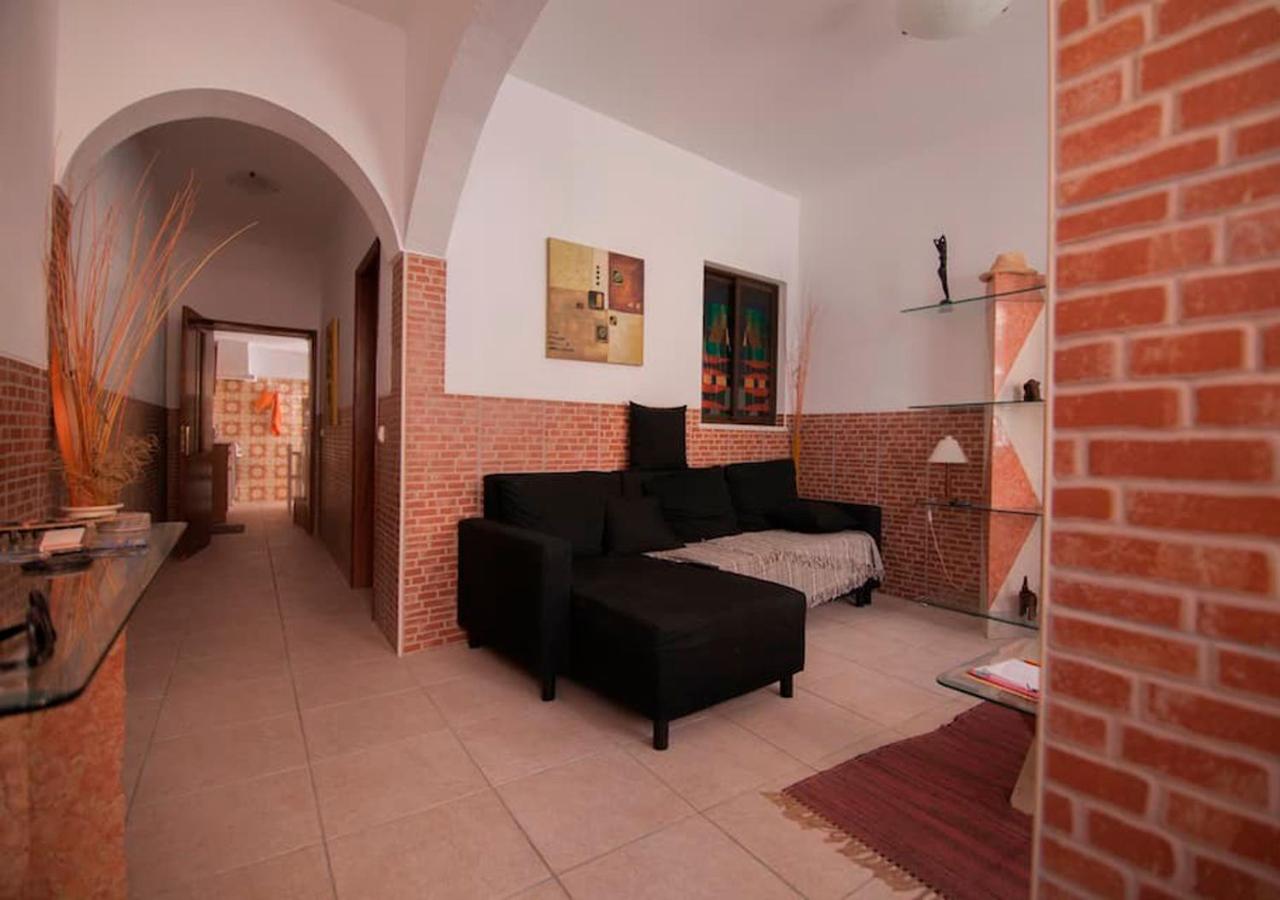 B&B Faro - ALGARVE TYPICAL DOWNTOWN HOUSE - Bed and Breakfast Faro