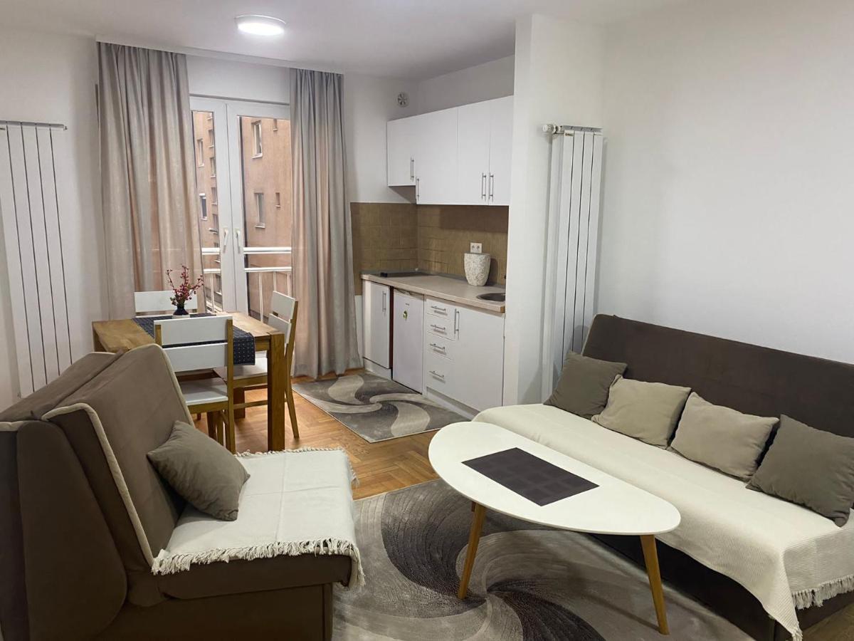 B&B Sarajevo - APARTMAN NICE - Bed and Breakfast Sarajevo