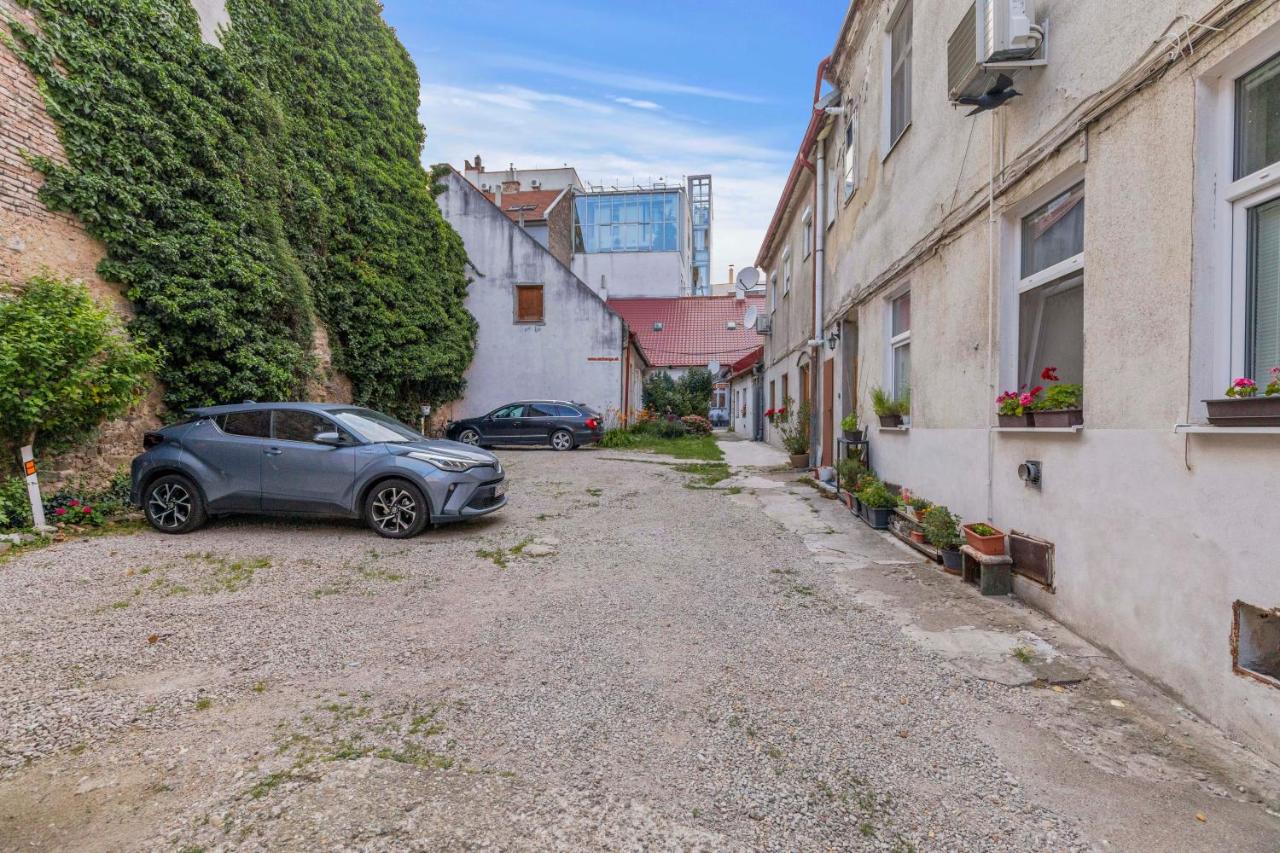 Charming Apt in Centre /w AC - B&B