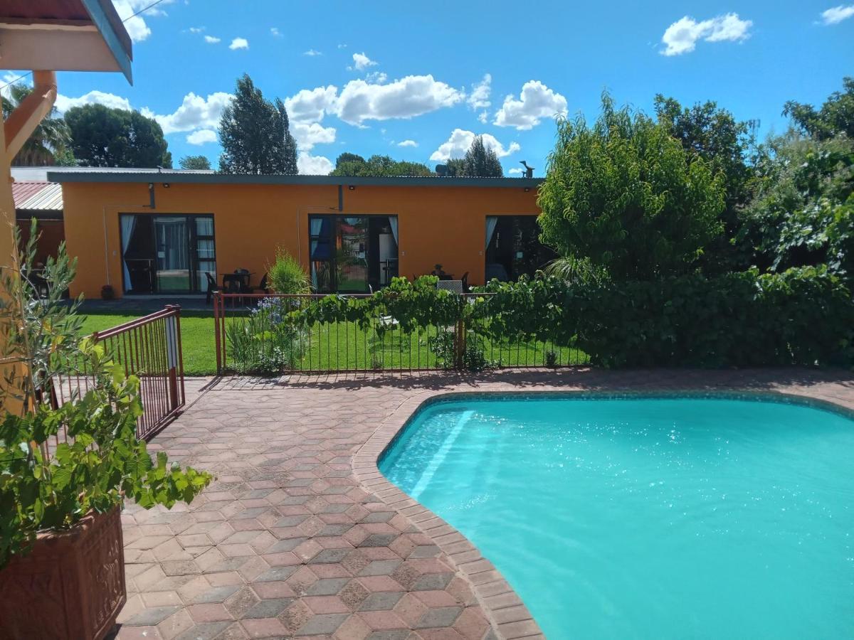 B&B Bloemfontein - SONHOS dreams Self catering Garden Cottages - Bed and Breakfast Bloemfontein