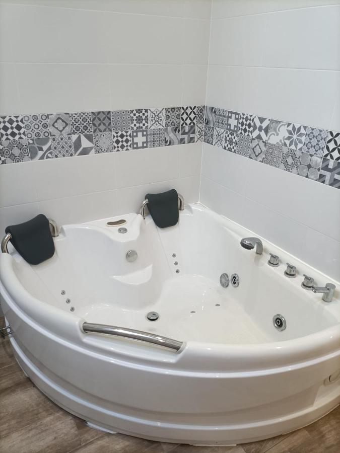 B&B Valga - Jacuzzi Barcala - Bed and Breakfast Valga