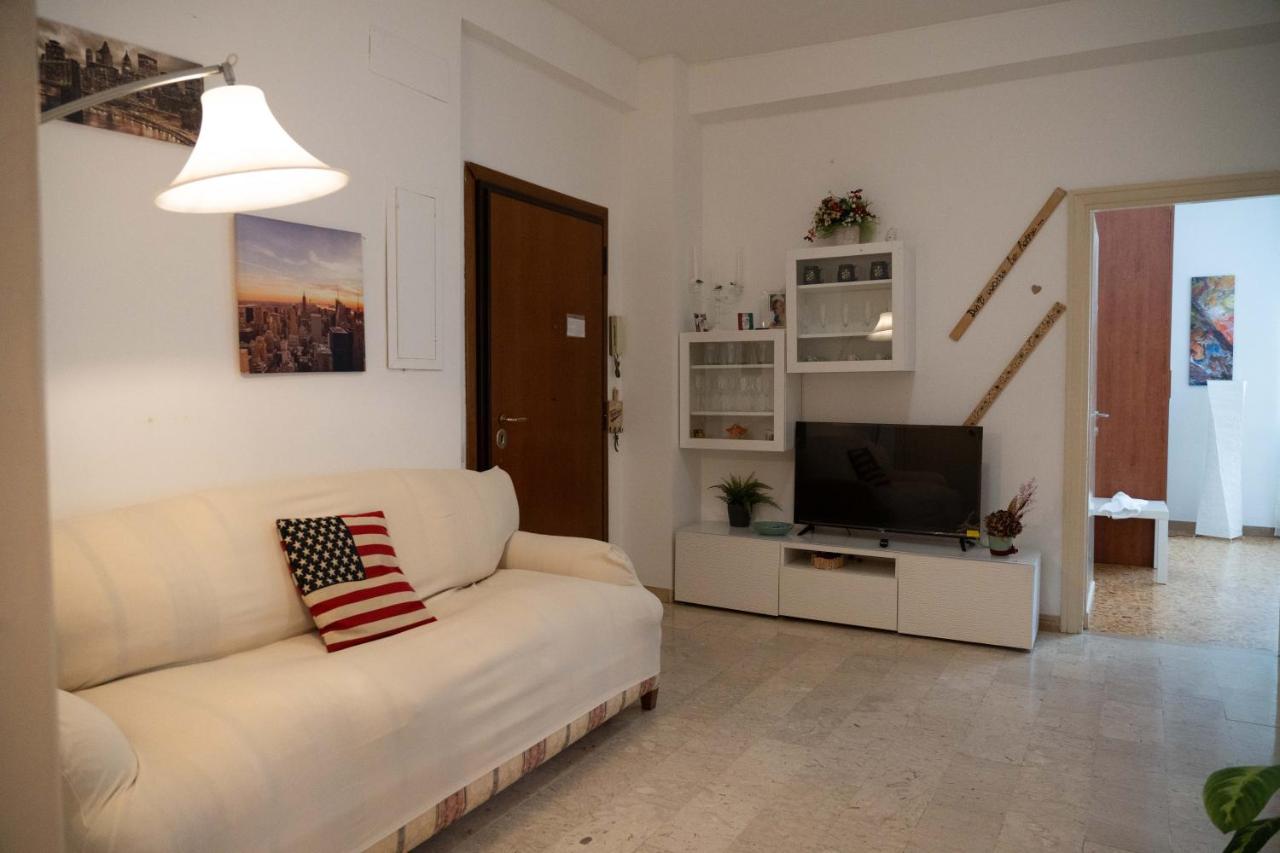 B&B Rome - Discover Sustainable Bliss: 2-BR Apartment in Rome - Bed and Breakfast Rome