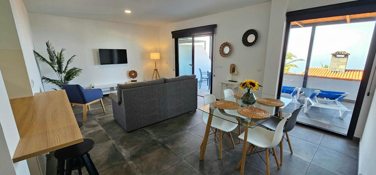 Las Norias Apartamentos & Grill - Chambres d’hôtes Tazacorte