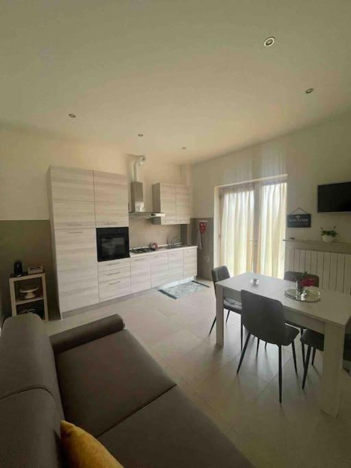 Apartment near Como and Milan with private garage - B&B