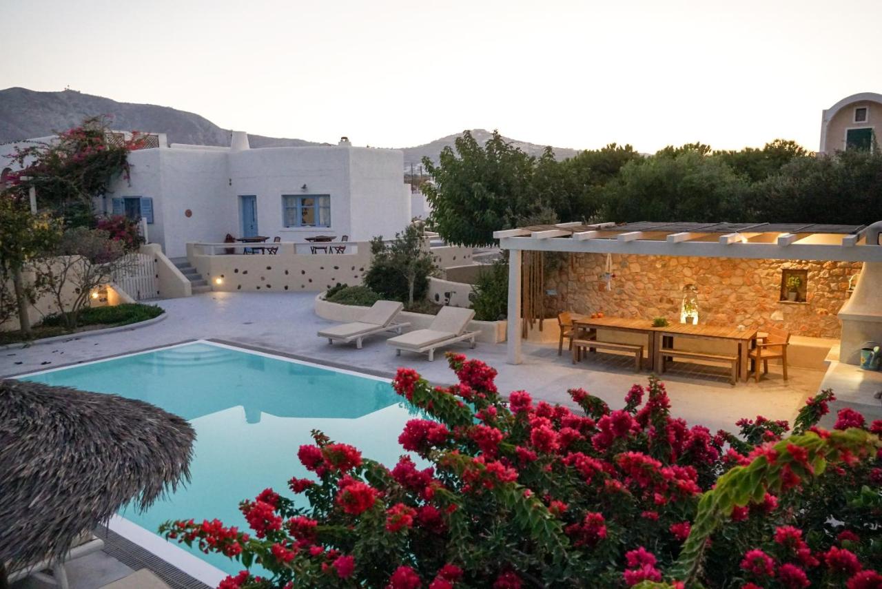 Theros Houses Santorini - B&B Kamari