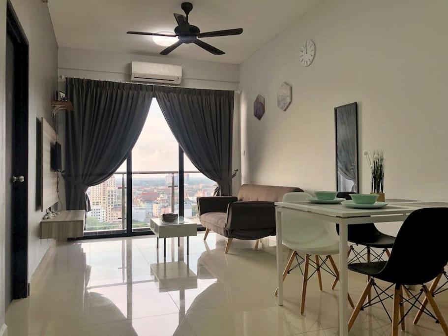 B&B Kota Bharu - JC Sky Riverfront 'Pebble' w/Fantastic River View - Bed and Breakfast Kota Bharu