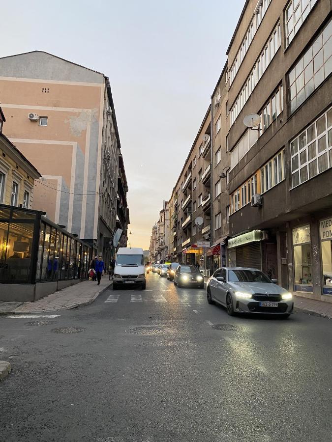TIM Apartment Sarajevo with private Parking - B&B