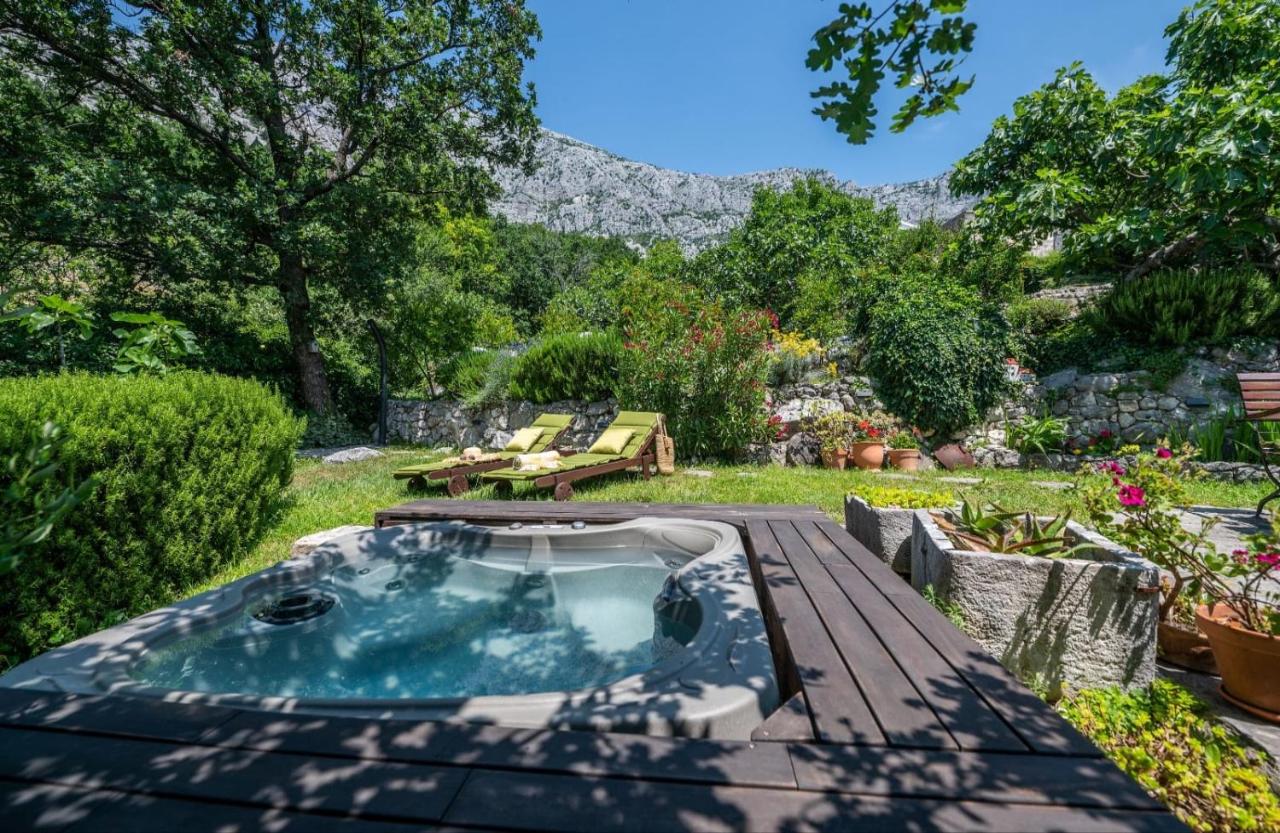 B&B Makarska - Holiday Home Nona - Bed and Breakfast Makarska