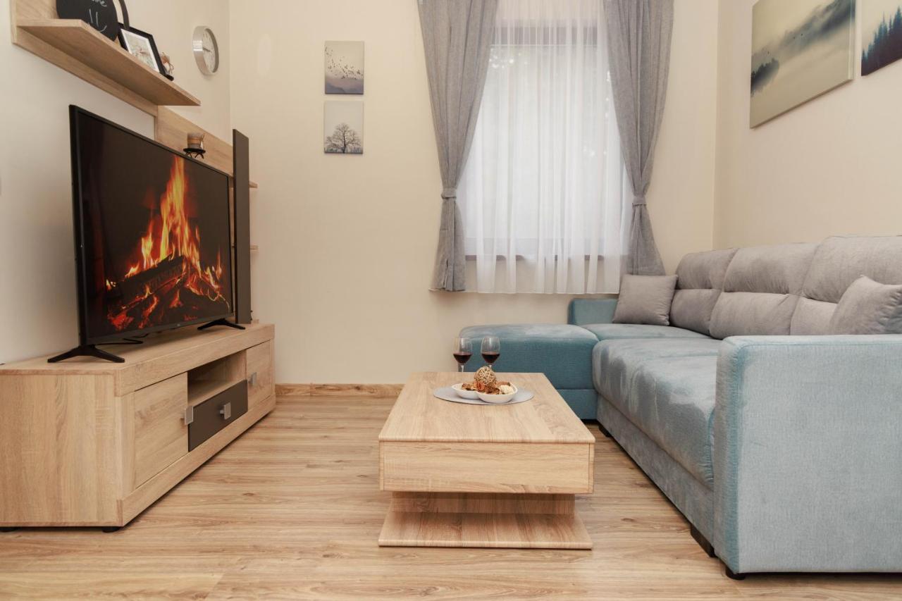 B&B Samokov - Borovets Gardens 2 Bedroom Apartment E30 - Bed and Breakfast Samokov