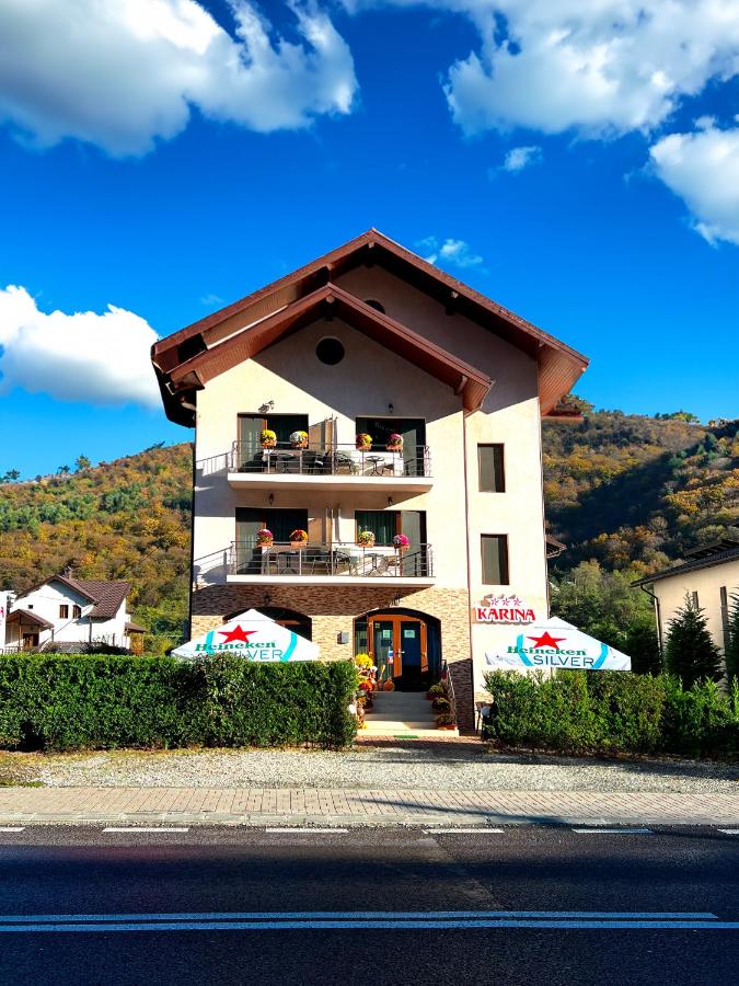 Pensiunea Karina - Chambres d’hôtes