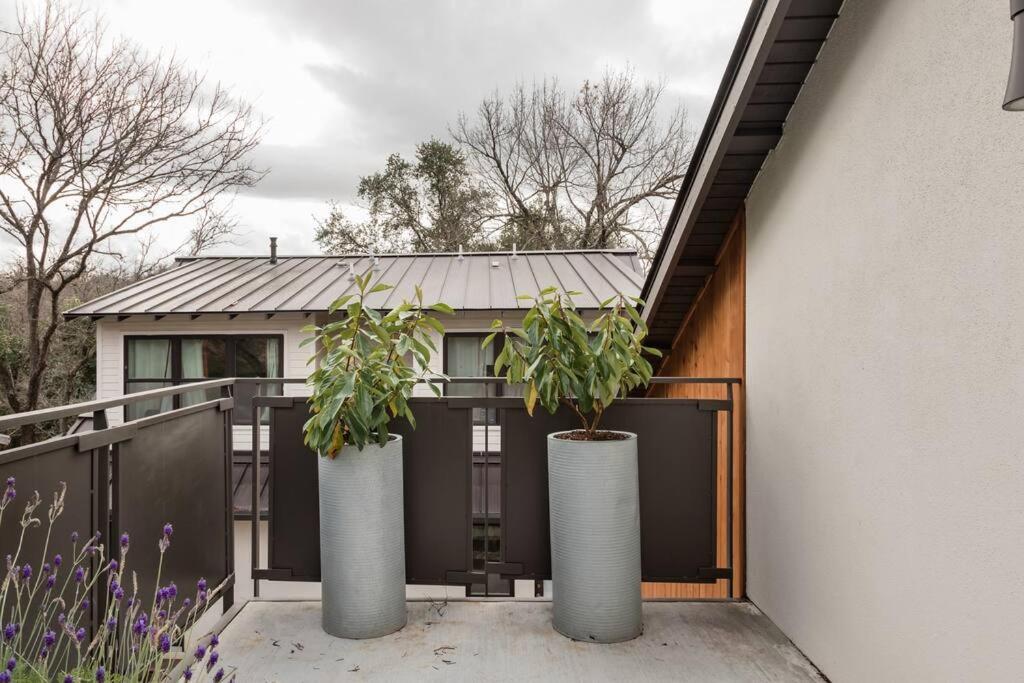Cozy Bungalow Retreat Walking Distance to Downtown - Chambres d’hôtes Austin