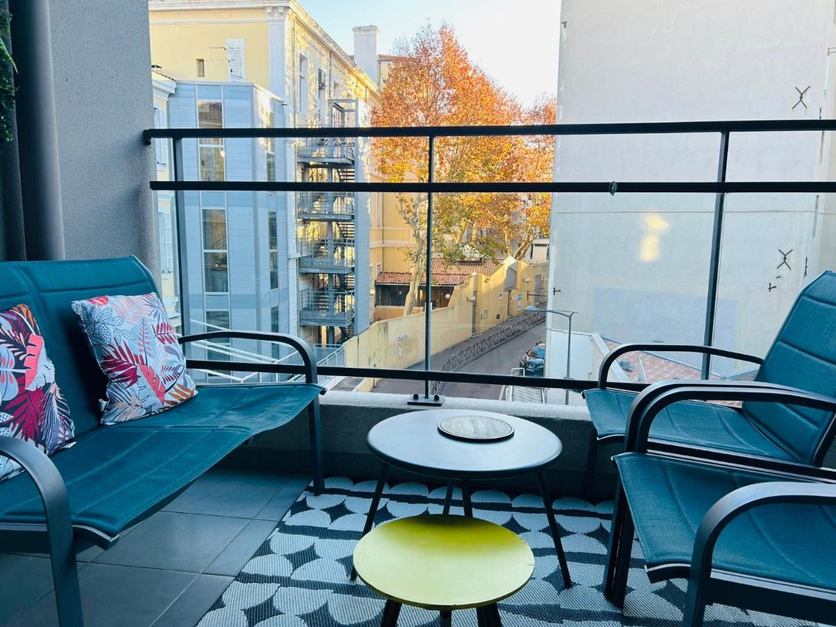 Le 13OR - Appartement de charme en plein centre ville avec parking et jolie terrasse - Panier Joliette Vieux Port - Chambres d'hôtes Marseille
