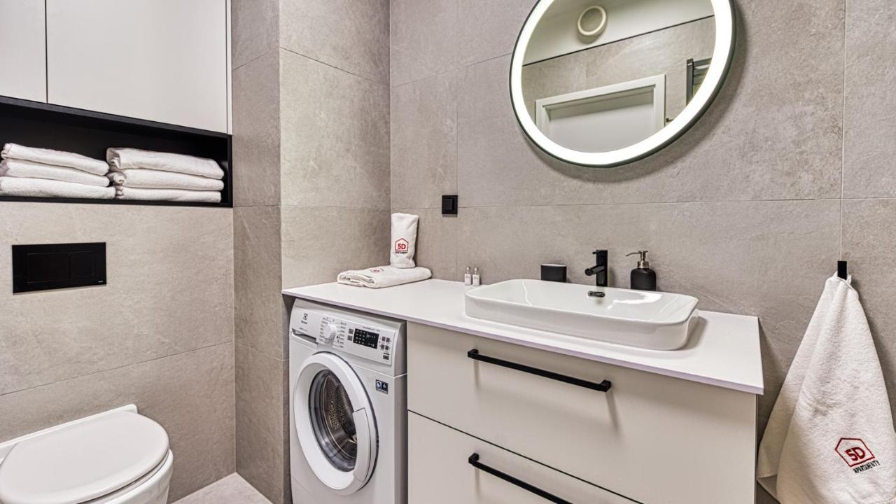 Rezydencja Niechorze 208 z 2 sypialniami, 2 łazienkami z Basenem, Sauną, Jacuzzi, przy samej PLAŻY - 5D Apartments - Chambres d'hôtes Niechorze