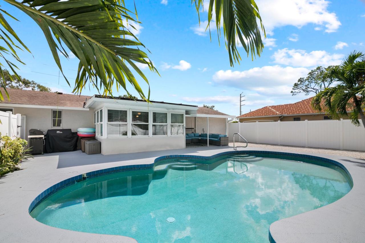 B&B Sarasota - Ultimate Private Home with Heated Pool - Bed and Breakfast Sarasota
