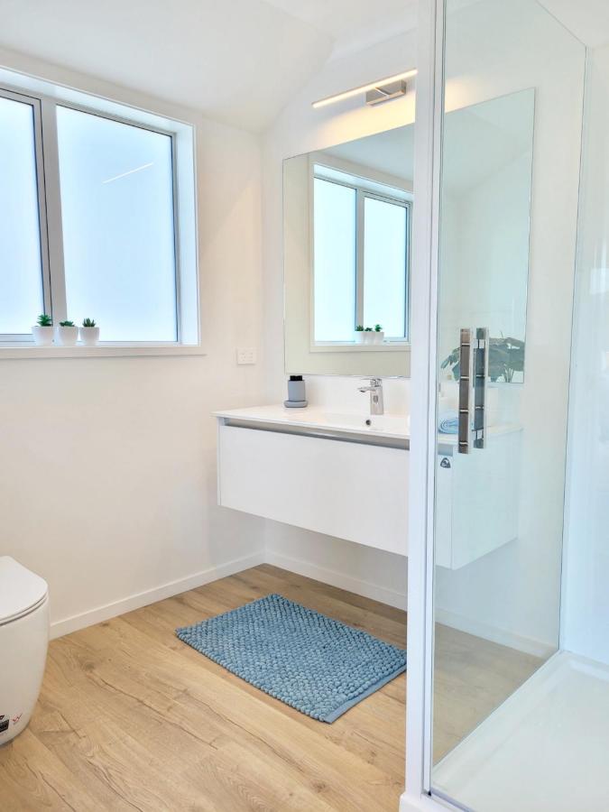 Hosts on the Coast - Bright New Delight on Kupe - Ferienwohnung Whitianga