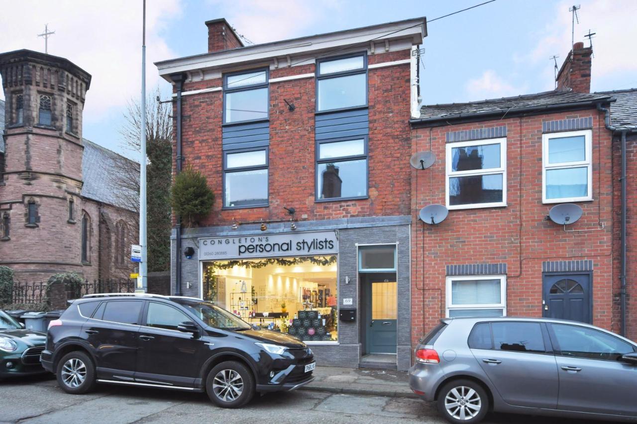 Antrobus Deluxe Apartments by YourStays - 1 Bedroom Luxury Apartments in Congleton - B&B Congleton
