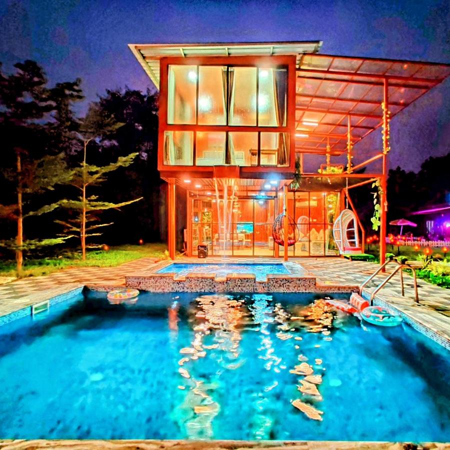 B&B Karjat - Crystal Springs Villa - A Picture-Perfect Retreat w Pool, Hammock, Gazebo - Bed and Breakfast Karjat