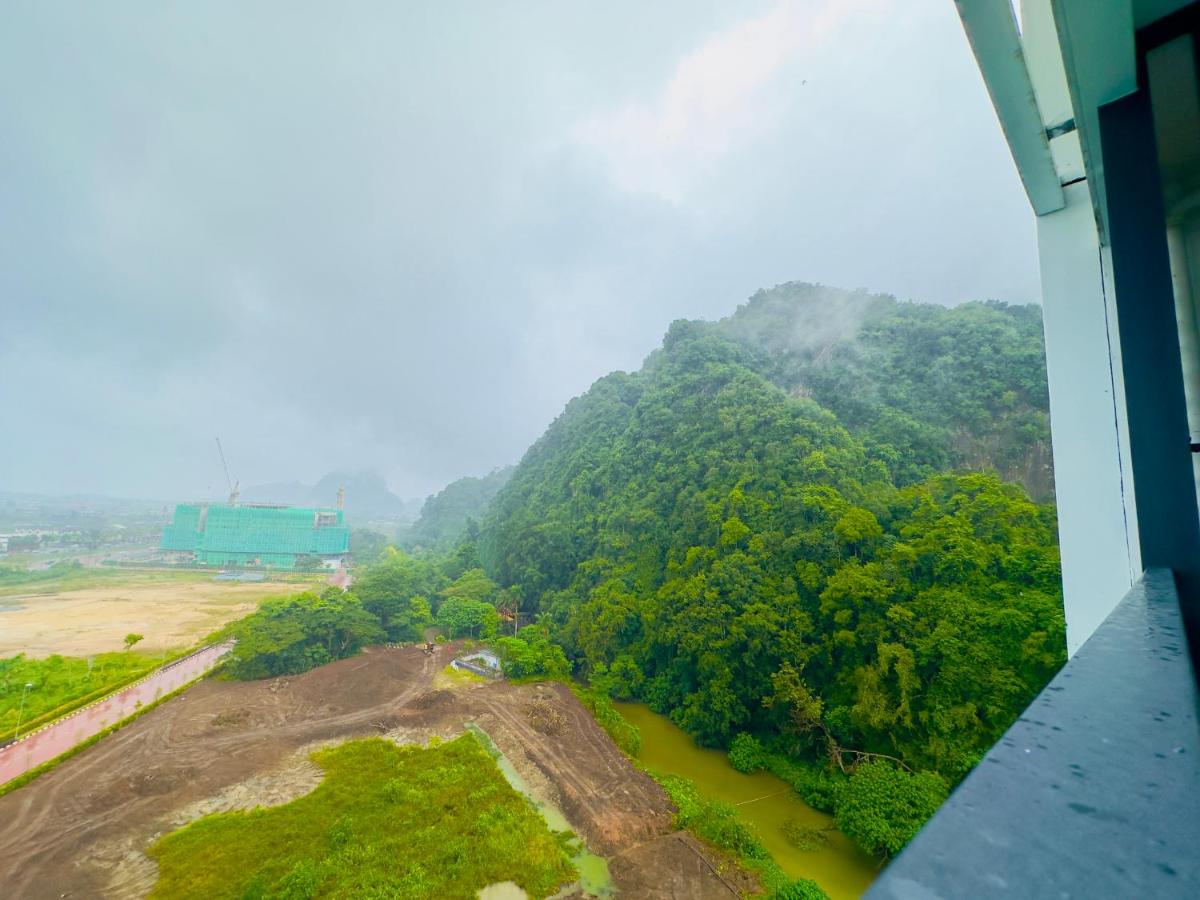 Studio with Mountain View