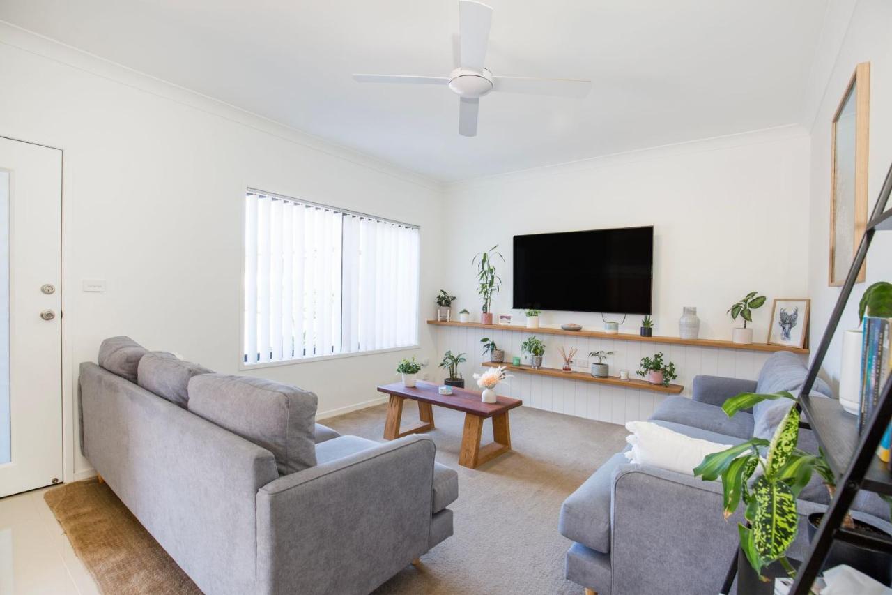 B&B Culburra Beach - The Palms Villa - Pet Friendly - 4 Mins to Beach - Bed and Breakfast Culburra Beach