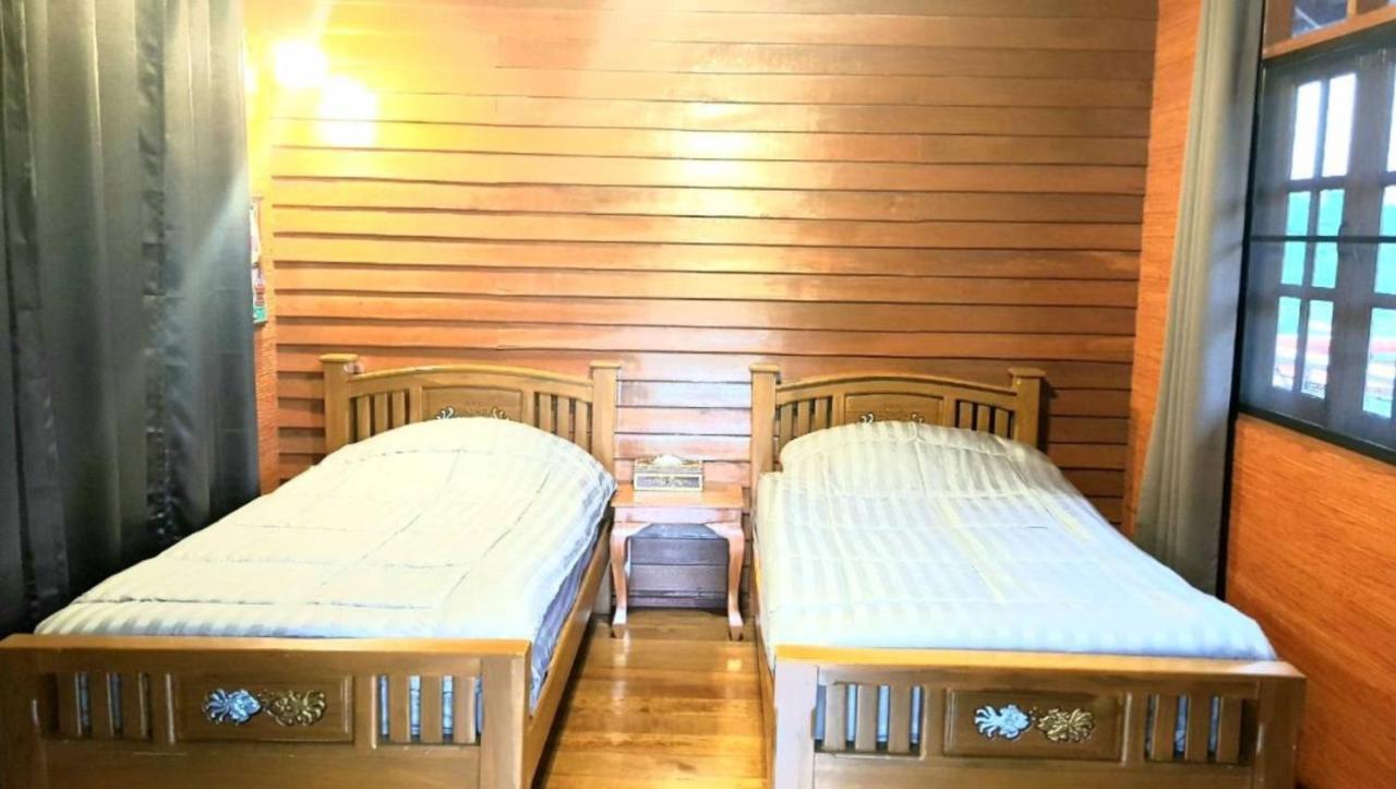Standard Twin Room with Four Twin Beds
