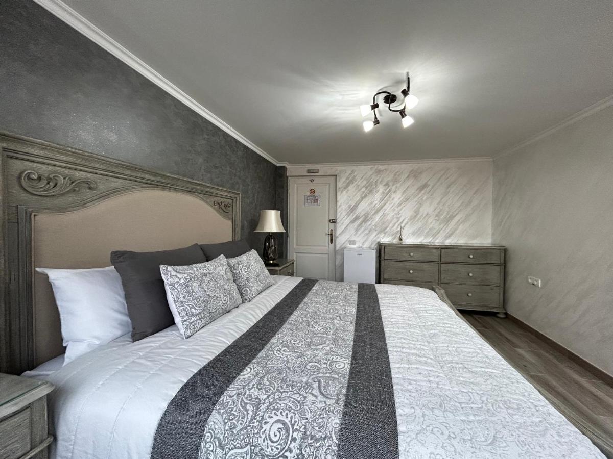 Deluxe Double Room with Bath